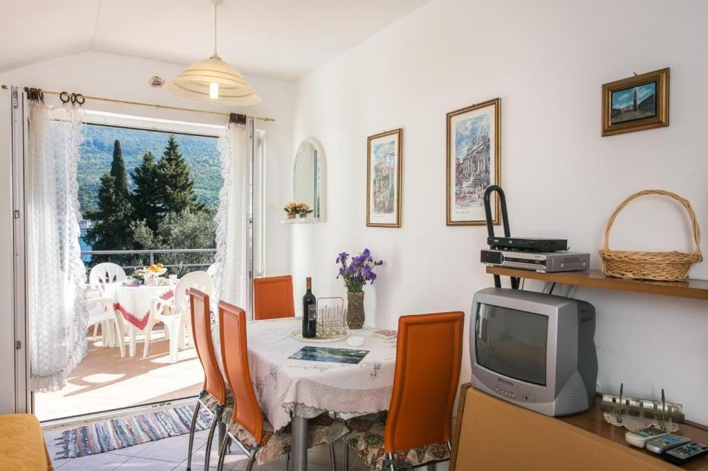 Apartments Tramonto Затон Екстериор снимка
