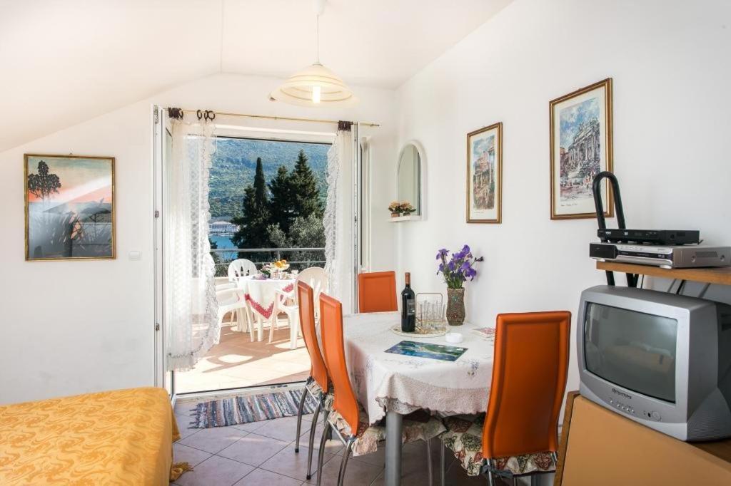 Apartments Tramonto Затон Екстериор снимка