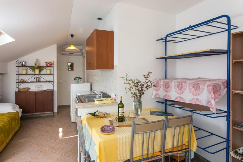 Apartments Tramonto Затон Екстериор снимка